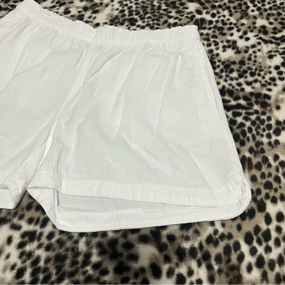 Old Navy size XL women’s white elastic waistband shorts - Picture 5 of 11
